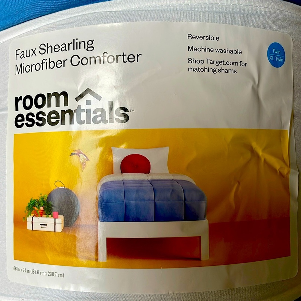 Room essentials reversible faux fur shearling microfiber comforter 66x94 in